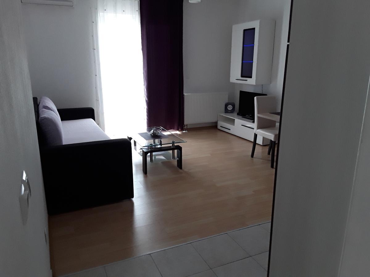 וודיצה Apartments Josipa & Niki מראה חיצוני תמונה